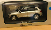 14338 Minichamps: Porsche Cayenne, Silber. 1:43